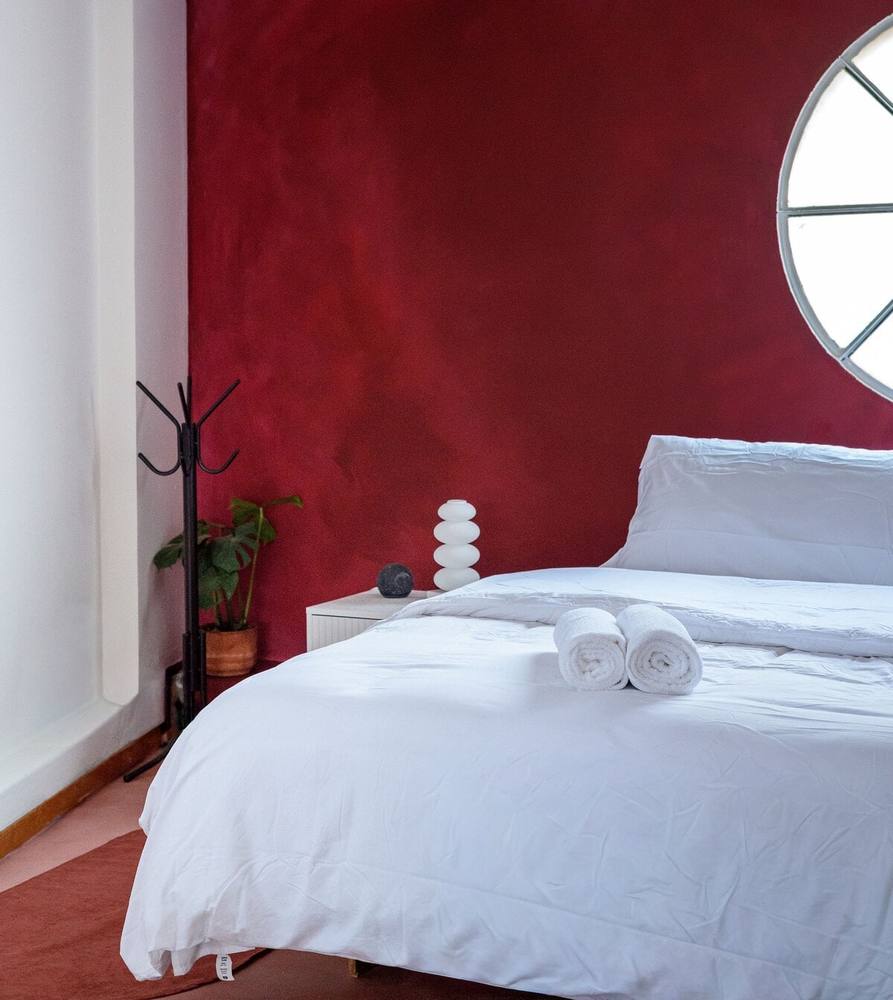 El mismo muro rojo, plano cerrado