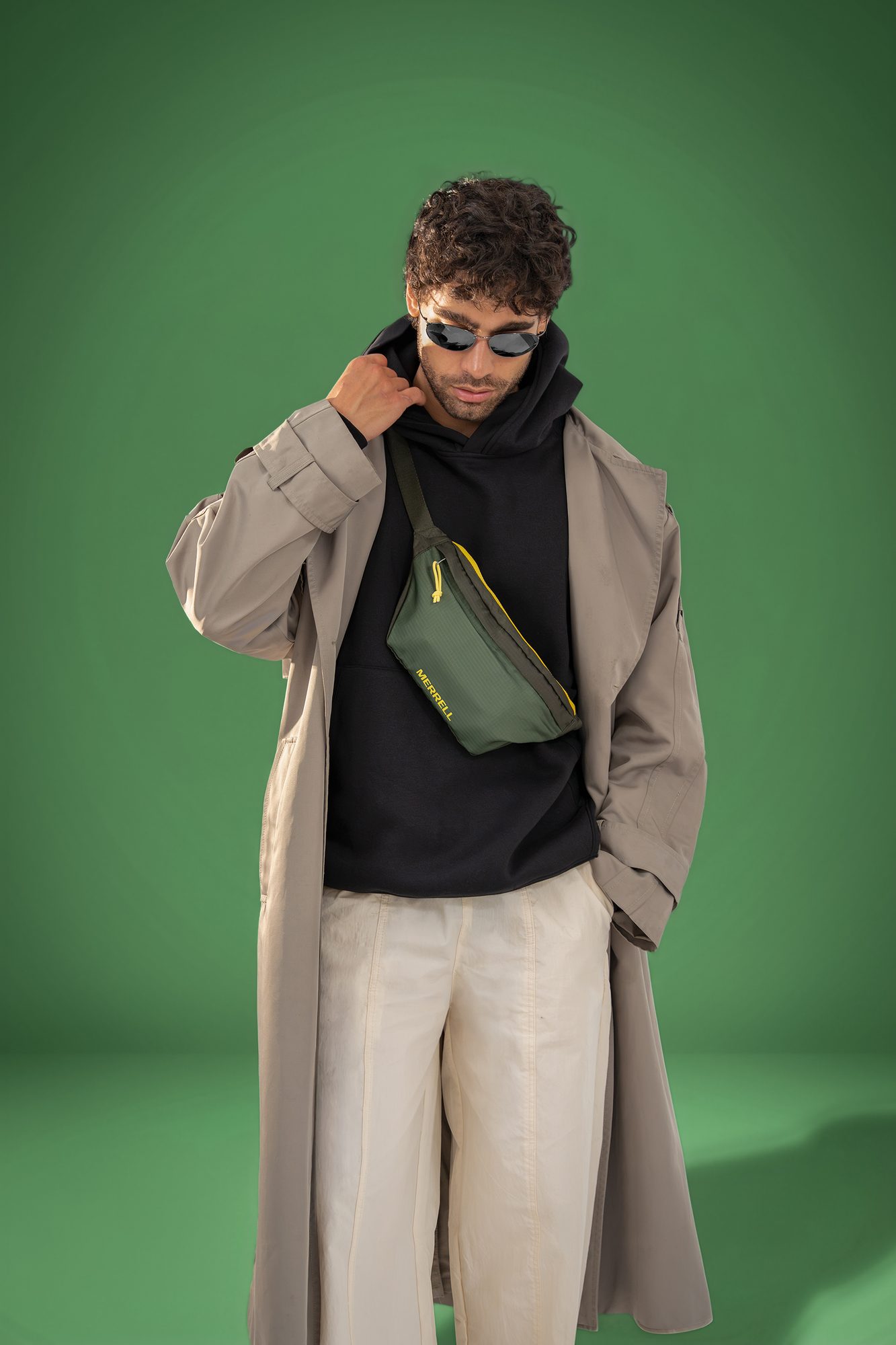 FOTO · ESTUDIO · MEUH553965 Hombre verde